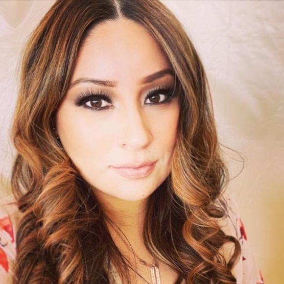 Meet your Posher, Leticia - Picture 1 of 1